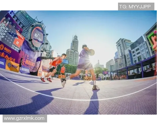 十年风云变幻 足球球星巅峰对决与成就对比分析