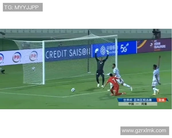 被足球队孤立的球星：从队友冷落到职业生涯转折的背后故事