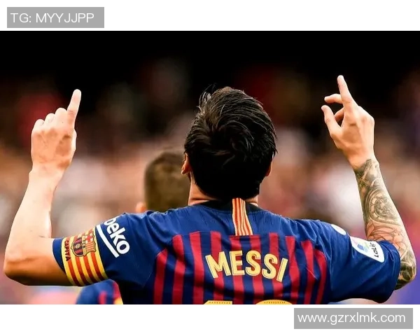 足球传奇星光闪耀 聚焦多位球王风采插画展